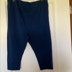 Adjustable maternity Capris